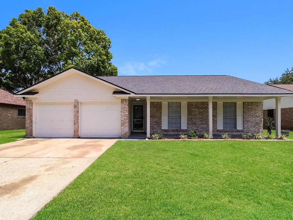 1st image of 1611 Pecan Hollow St