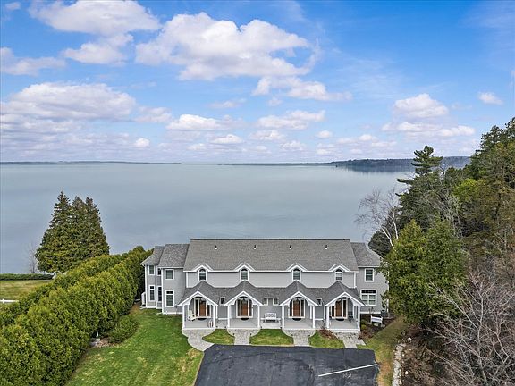 2nd image of 38 Pebble Beach Rd Unit 3
