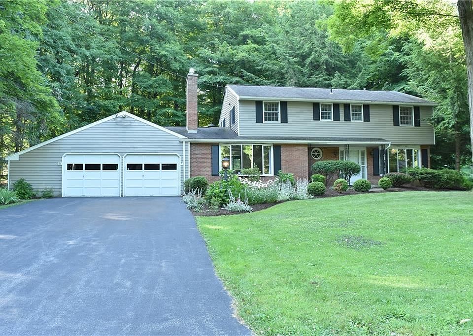 1st image of 103 Wooded Heights Dr