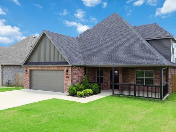 1951 Edgewood, Bentonville, AR 72713