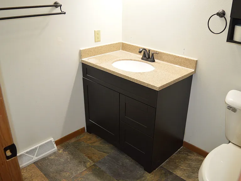 419 Dallas St — Photo 25