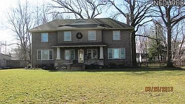 1st image of 2866 E Erie Ave