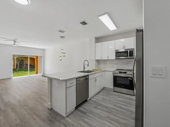 560 St Tropez Lane, Margate, FL 33068