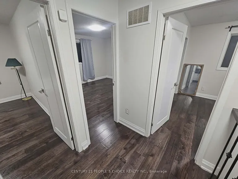 82 John Lindsay Ct #UPPER — Photo 14