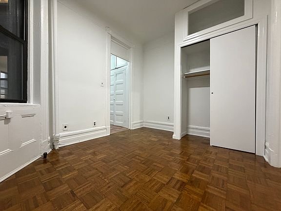 4th image of 407 E 90th St APT 4