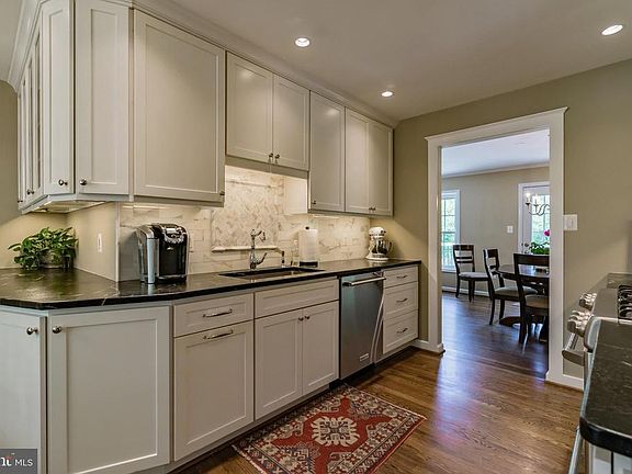 5th image of 8310 Fox Harrow Ln