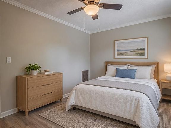 3rd image of 1235 Riverside Dr APT D1