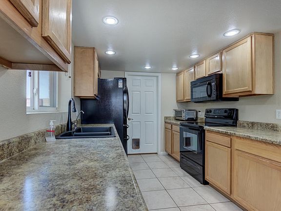 5th image of 1015 W Lodge Dr