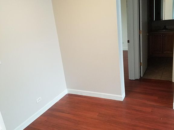 4th image of 410 Echo Ln APT 4