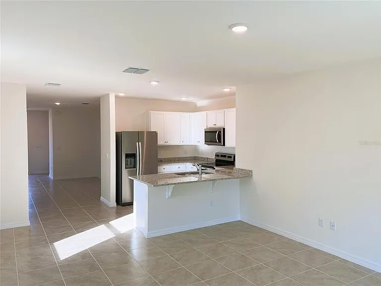 2127 Desert Rose Dr — Photo 9