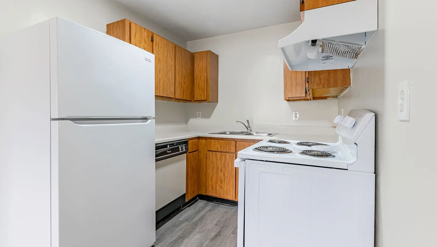 Oak Tree Apartments — Photo 3