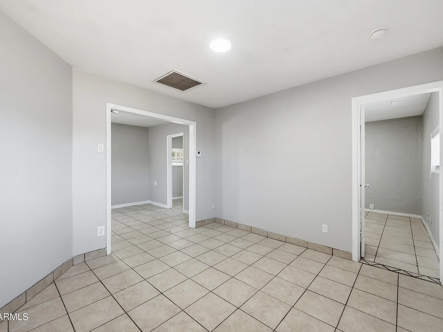 2 bed, 1.0 bath, 610 sqft, $1,100 — Photo 2