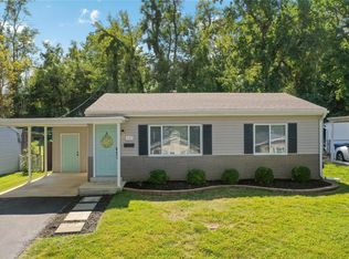 240 Ballwin Ave, Ballwin, MO 63021