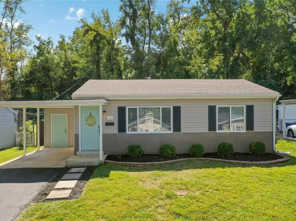 240 Ballwin Ave, Ballwin, MO 63021