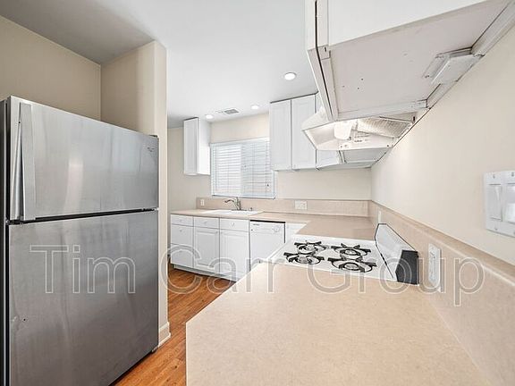 5th image of 170 Albert Pl