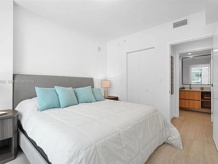 77 SE 5th St #1511 — Photo 16
