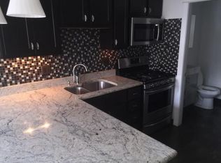 1357 W Wolfram St #1, Chicago, IL 60657