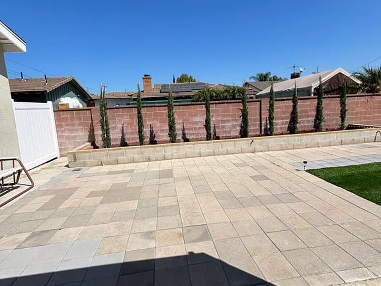 10041 Roselee Dr — Photo 10
