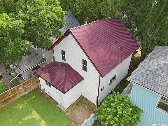 3rd image of 406 27th STREET W