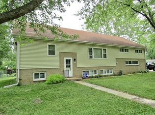 1425 Dunstan Rd, Geneva, IL 60134