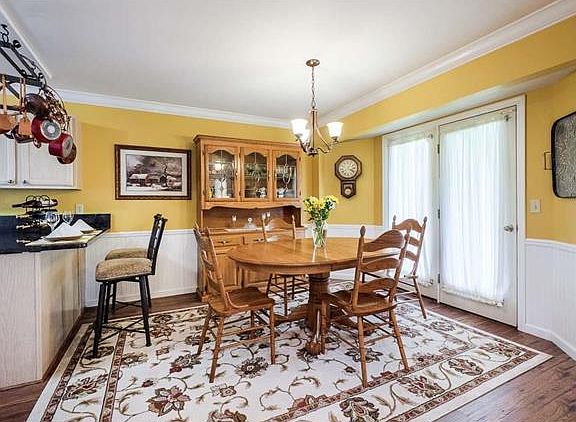3rd image of 70 N Camelot Dr