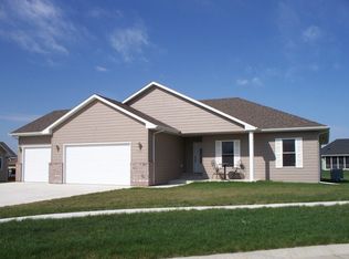 1720 Pinehurst Dr, Brookings, SD 57006
