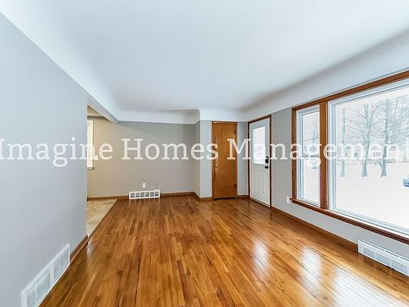 5th image of 37767 Lake Dr