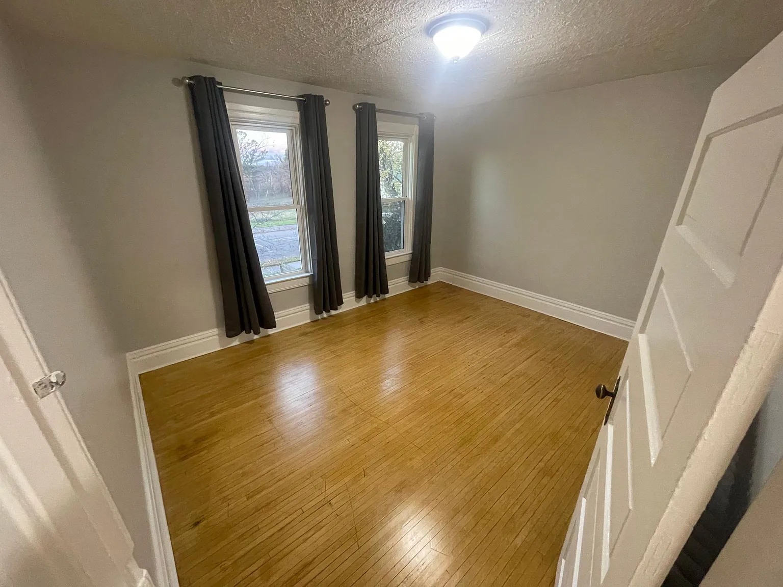 334 4th Ave — Photo 3