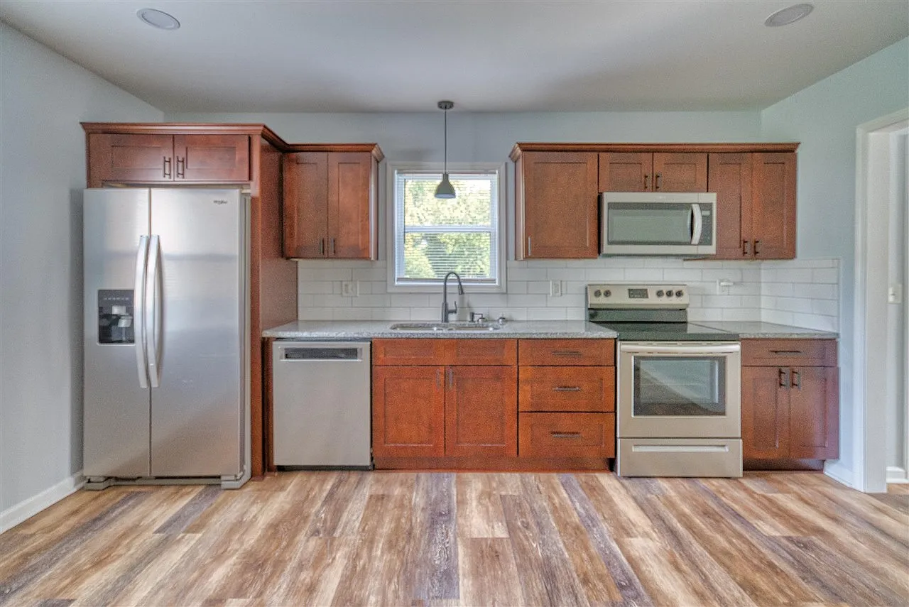 2 bed, 2484 sqft, $1,150 — Photo 3