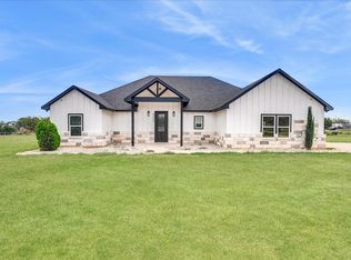9060 Mitchell Bend Ct, Granbury, TX 76048