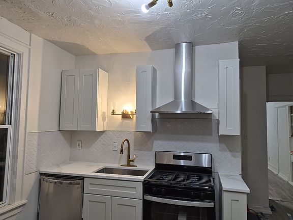 4th image of 3036 N 1st St