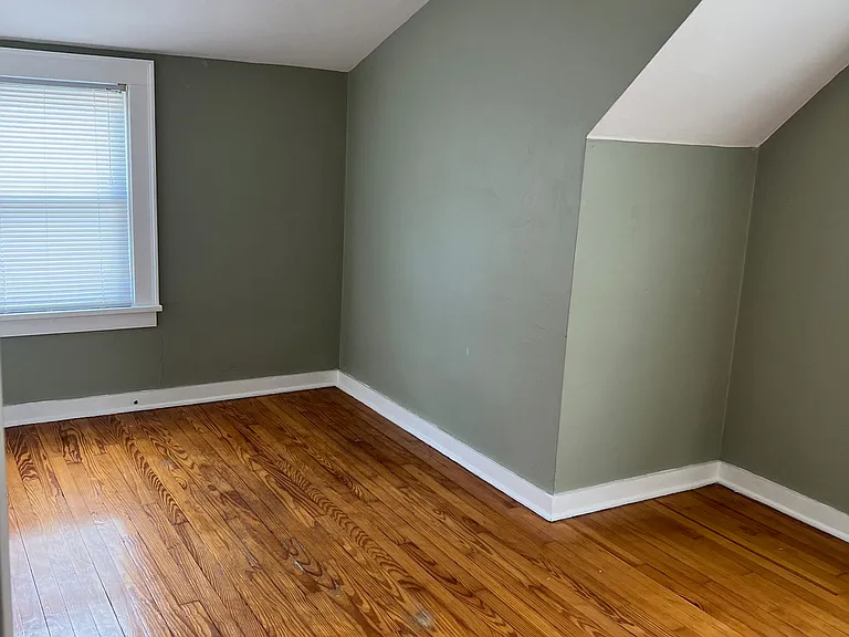 South second floor bedroom