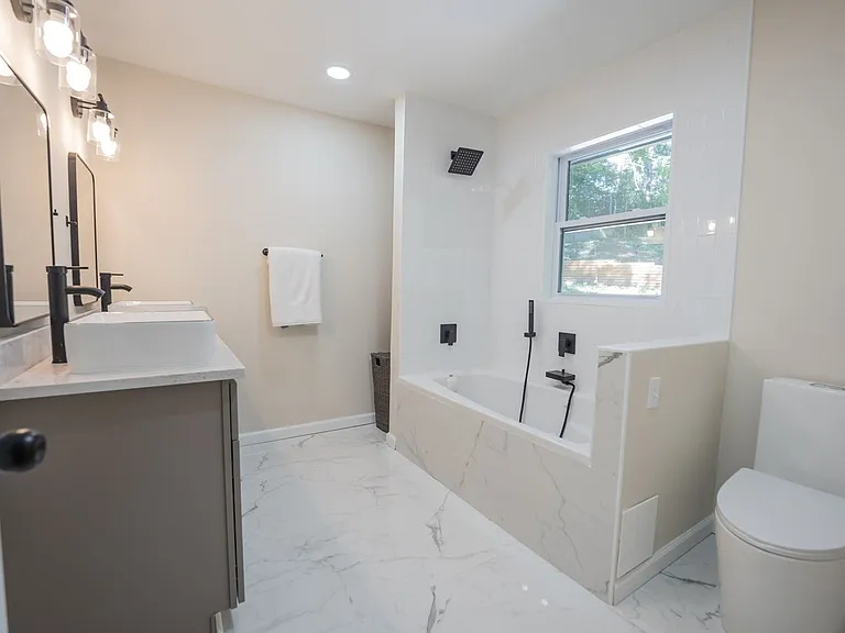 1090 Indale Pl SW — Photo 16