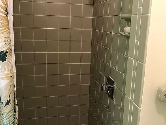 3rd image of 800 Stewart St