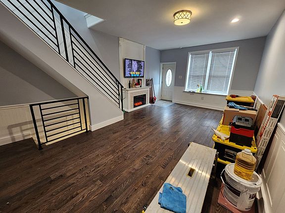 3rd image of 2527 S Juniper St