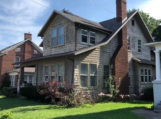 453 S Locust Ave, Freeport, IL 61032