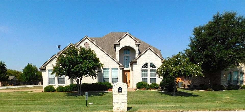 1st image of 2048 Carlisle Dr