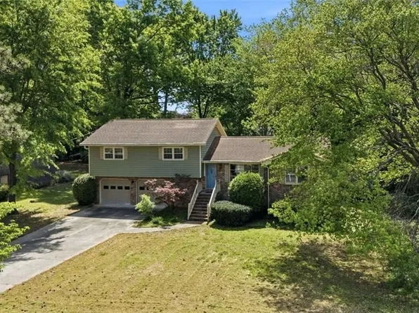 5374 Pounds Dr N, Stone Mountain, GA 30087