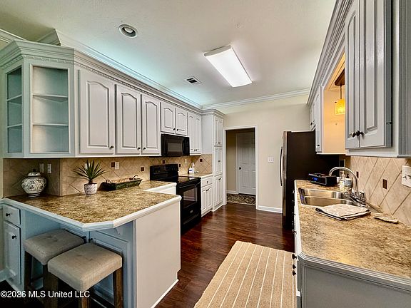 5th image of 205 Stonebriar Ln