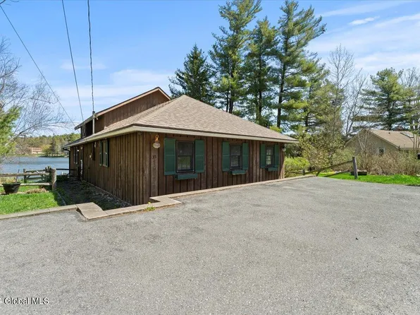35 W Shore Drive, Voorheesville, NY 12186