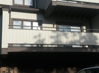 86 Meadow View Ct, Leonia, NJ 07605