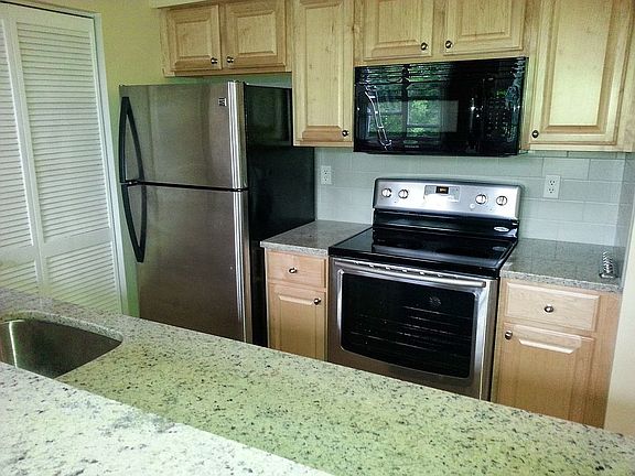 4th image of 494 Woonasquatucket Ave APT 424