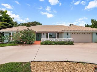 1033 Kings Ct, Venice, FL 34293