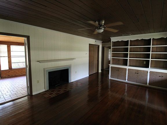 5th image of 810 E Melbourne Ave