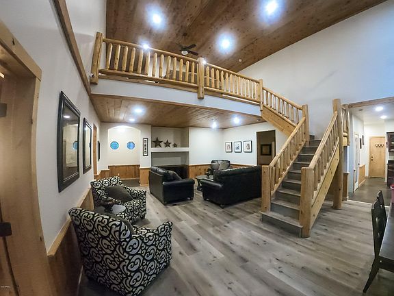 5th image of 8493 Pine Wood Dr