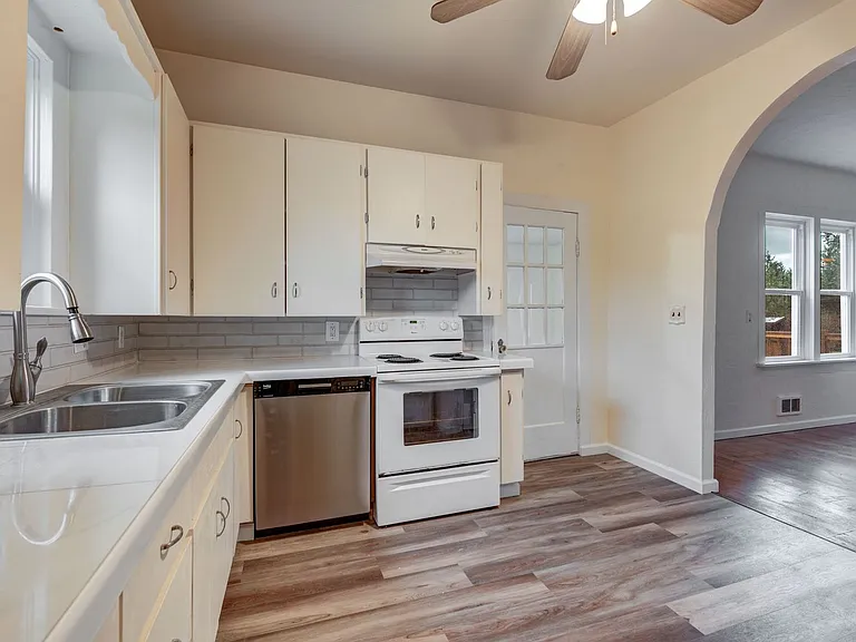 11825 Woods Lake Rd — Photo 11