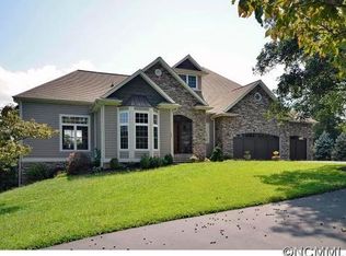 144 Berry Creek Dr, Flat Rock, NC 28731