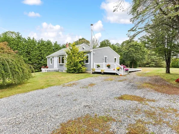 14 Morton Ave, Dartmouth, MA 02747