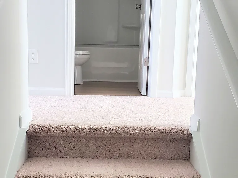 1054 Astoria Dr #MAIN — Photo 12