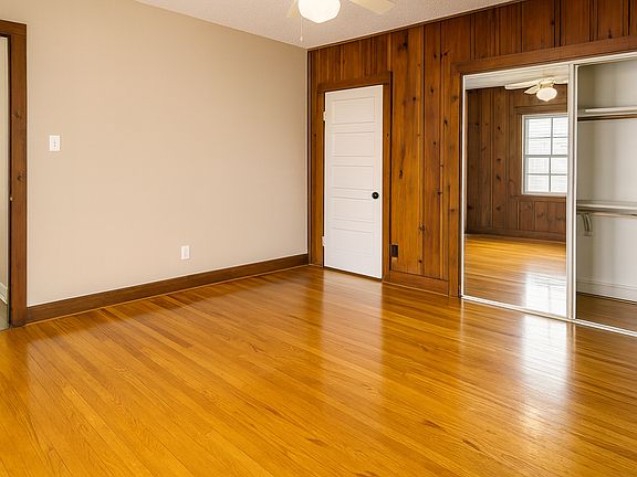4th image of 110 E 30th St #B